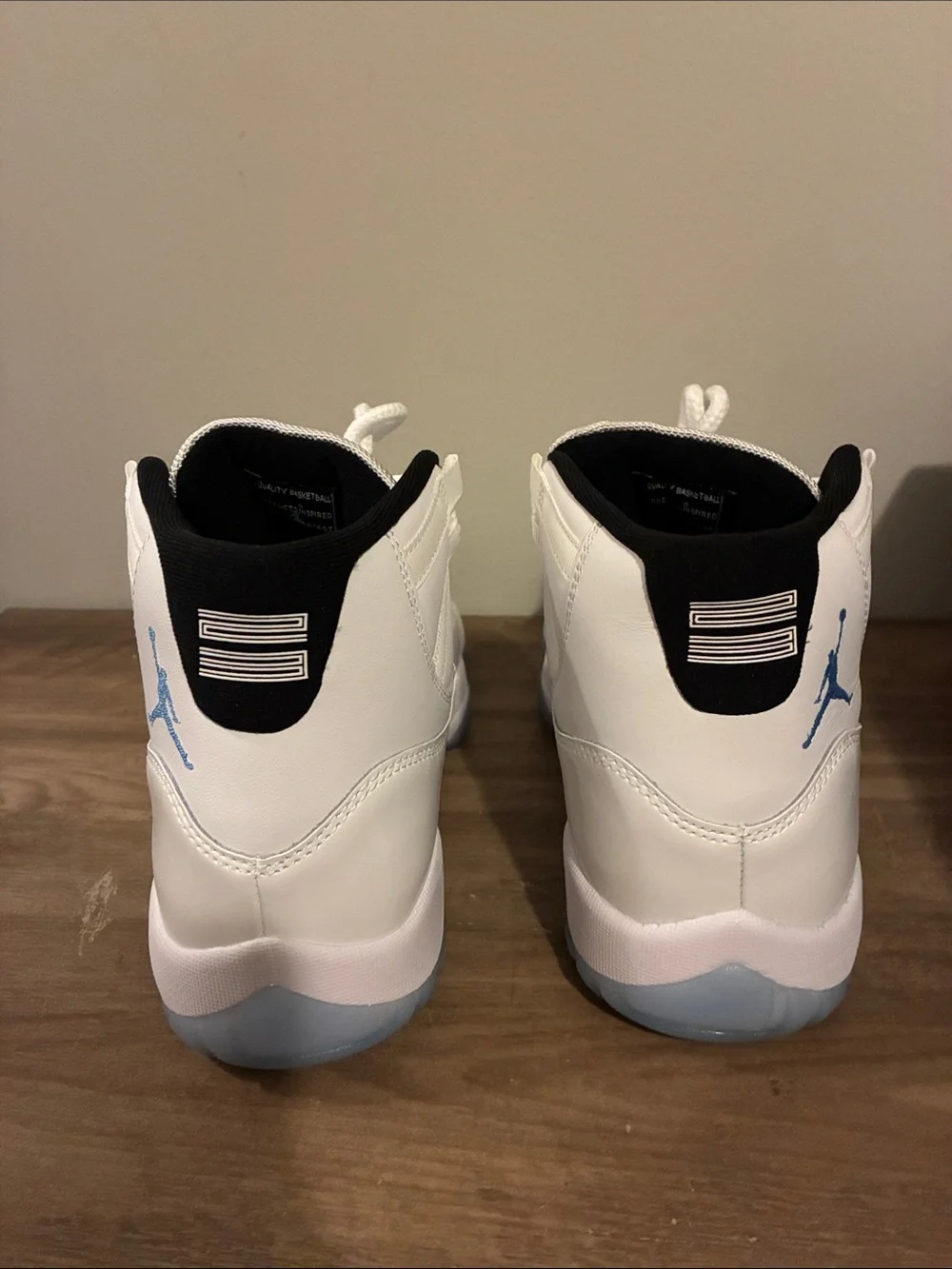 Jordan Retro 11 Men’s Sneakers - White/Blue/Red